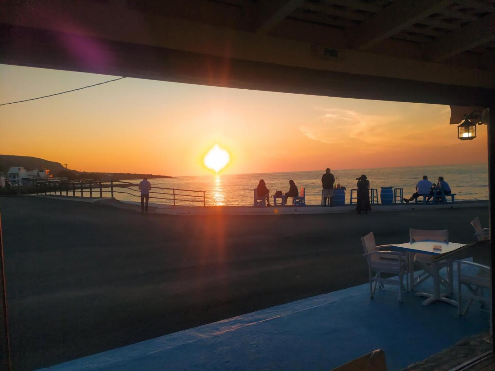 Meltemi Beach Apartments Мілатос Екстер'єр фото