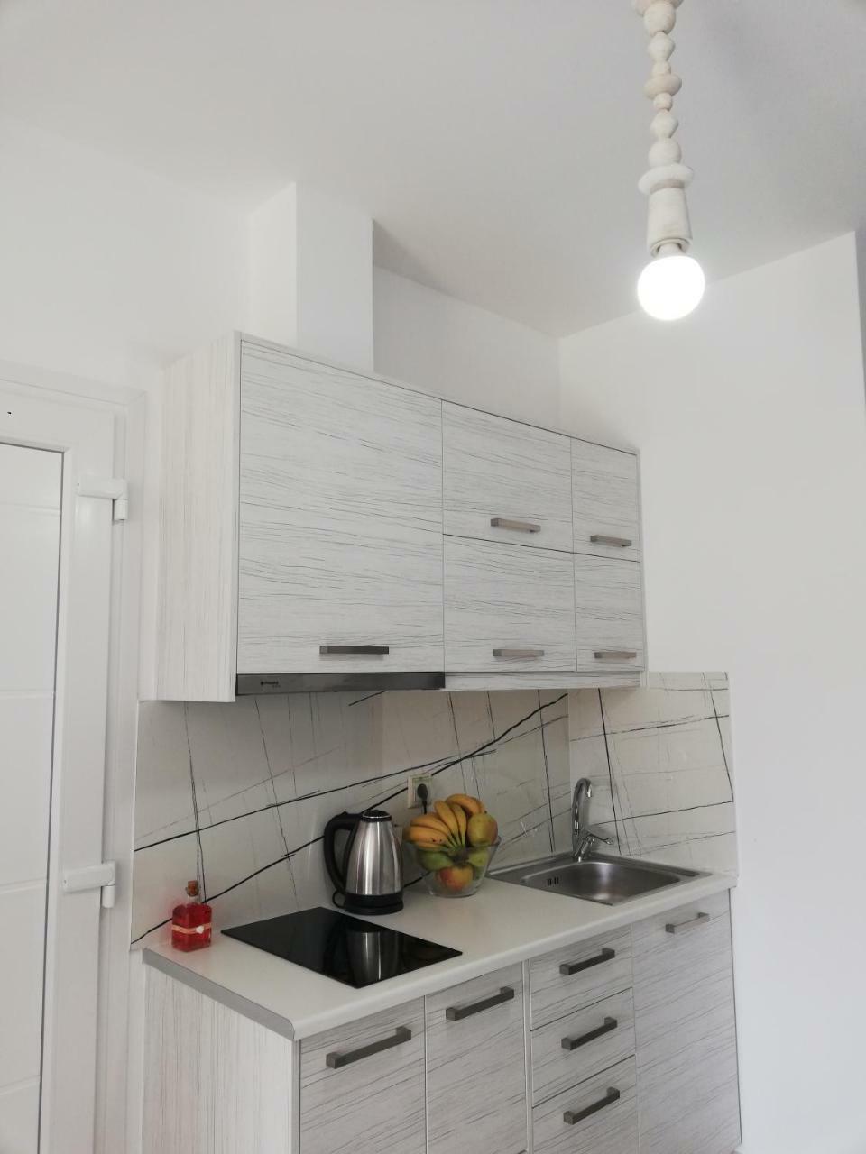 Meltemi Beach Apartments Мілатос Екстер'єр фото