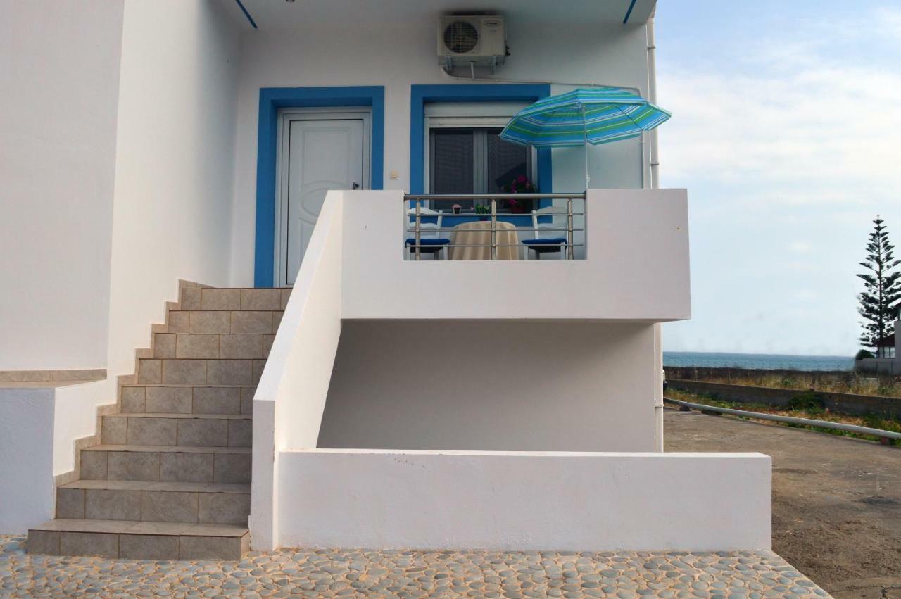 Meltemi Beach Apartments Мілатос Екстер'єр фото