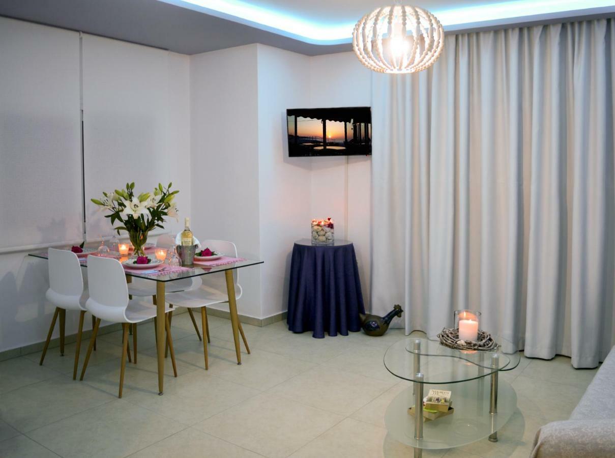 Meltemi Beach Apartments Мілатос Екстер'єр фото